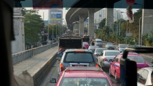 高峰时段塞车！
